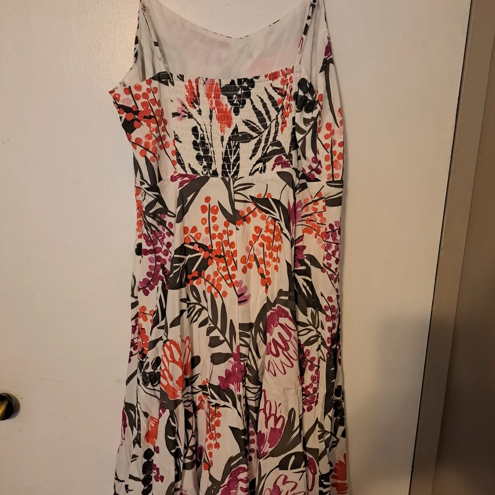 Old Navy White And Floral Dress - Picture 2 of 3